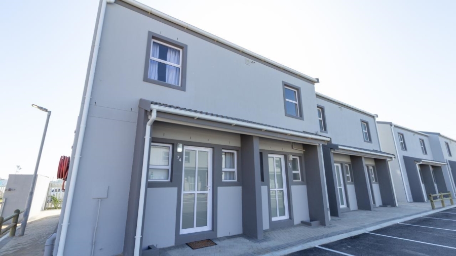 2 Bedroom Property for Sale in Stratford Green Western Cape